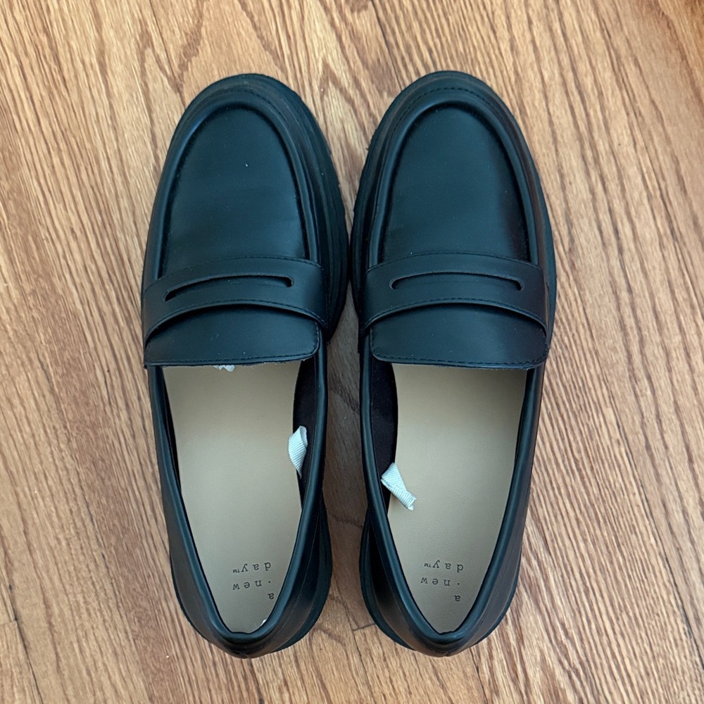 LIKE NEW Target A New Day Women’s Black Leather Loafers (Size 10)